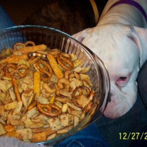 Sure would like some of that Chex mix!!