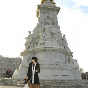 Queen Victoria statue