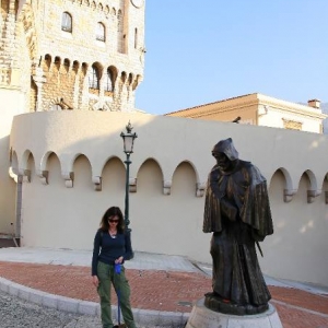 At the feet of Fran?ois Grimaldi