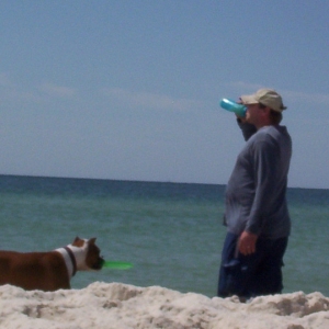 Bart and Punchie playing frisbee