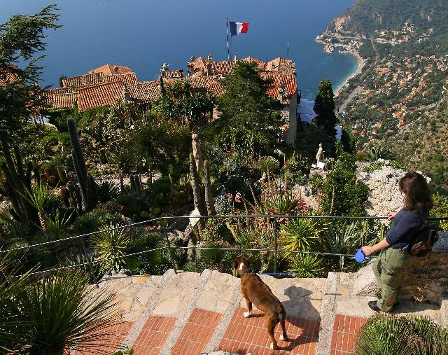 Eze outlook