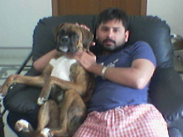 gabbar sharing his seat with papa
