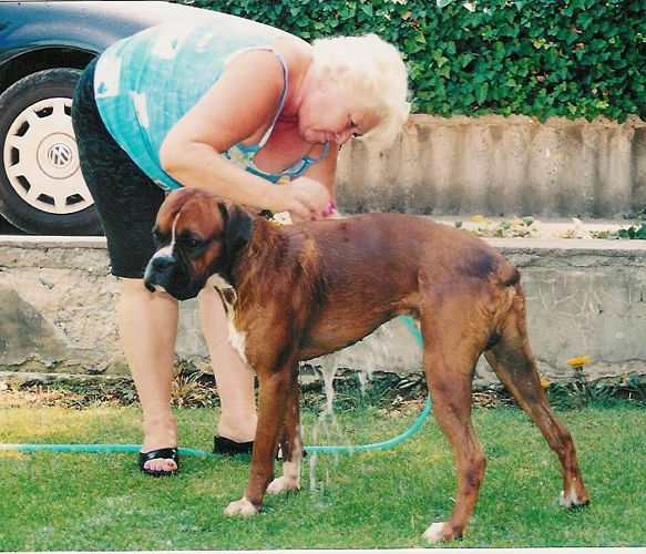 mom giving Krose a bath