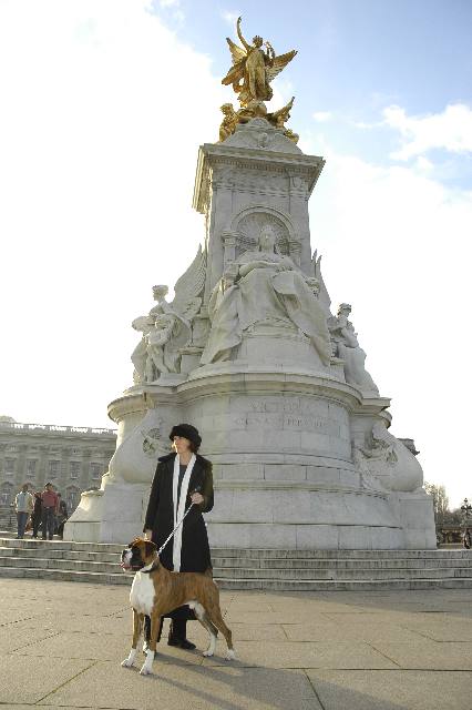 Queen Victoria statue